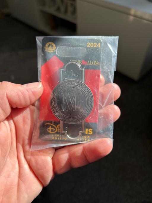 Buy & Sell Whiston Knowsley - Photos for Home alone pin badge