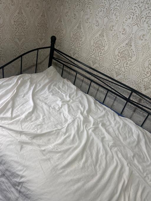 Buy & Sell Camberwell South East London - Photos for Metal Day Bed frame with trundle - only frame