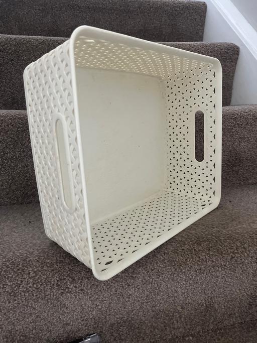 Buy & Sell Cadeby Doncaster - Photos for Large container with pull handle
