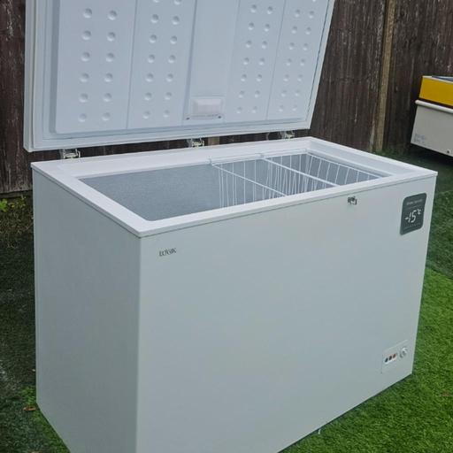Buy & Sell Swan Village Sandwell - Photos for Large Chest Freezer (300 litres) - Delivery A