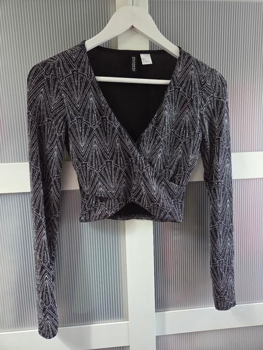 Buy & Sell Weston Point Halton - Photos for Size S H&M black & silver sparkly crop top