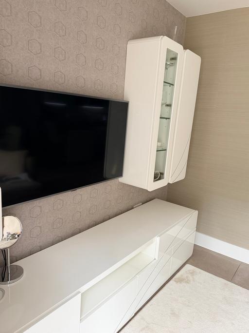 Buy & Sell Roehampton South West London - Photos for Modern White TV unit set with wall cabinets