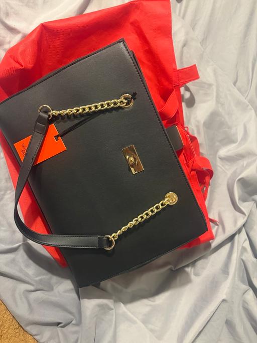 Buy & Sell South Quay East London - Photos for Brand new Valentino bag