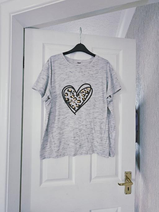 Buy & Sell Newton Doncaster - Photos for T-shirt size 16/18