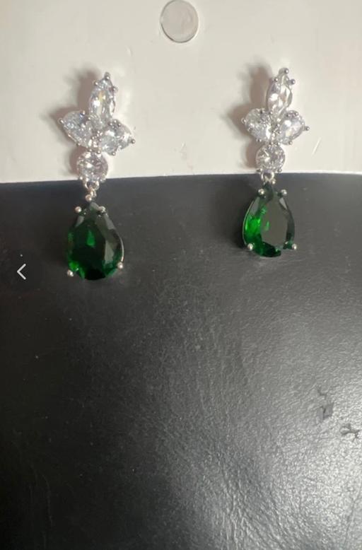 Buy & Sell Whitchurch Bath and North East Somerset - Photos for Silver colour crystal green earrings