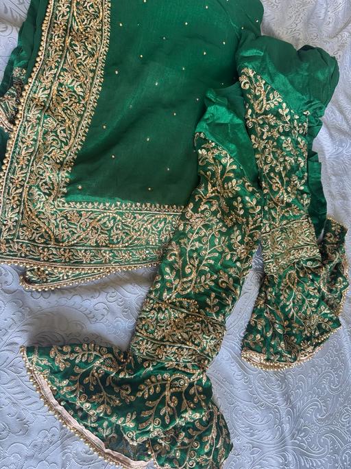 Buy & Sell Dulwich South East London - Photos for Green saree