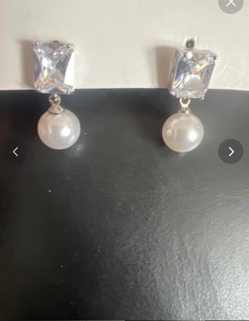Buy & Sell Whitchurch Bath and North East Somerset - Photos for Silver colour crystal clear pearl earrings