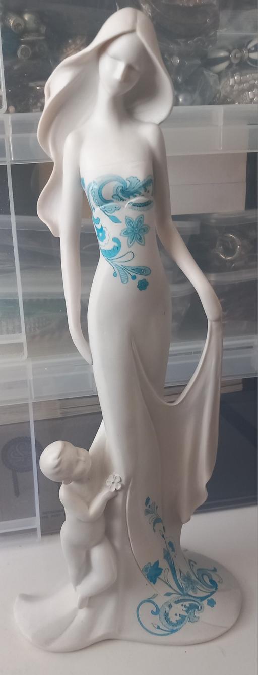 Buy & Sell Thatto Heath Saint Helens - Photos for Beautiful tall striking resin figurine