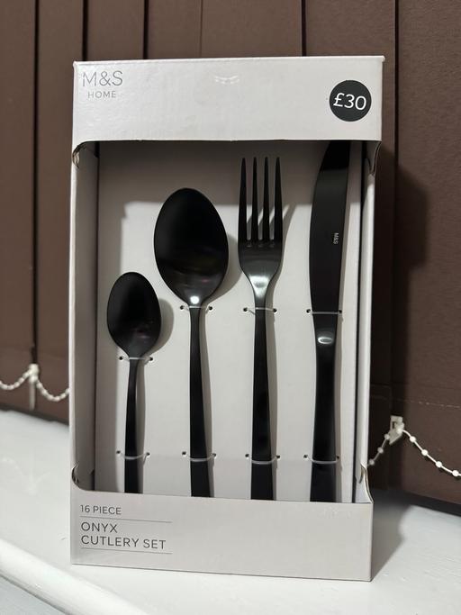 Buy & Sell Lees Oldham - Photos for 16 pieces M&S cutlery set onyx