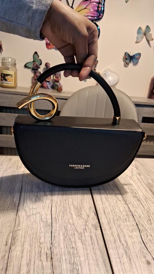 Buy & Sell Plumstead South East London - Photos for Black ladies handbag