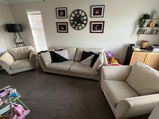 Buy & Sell Spalding South Holland - Photos for 3 Seater and 2 Arm chairs Cream Sofa/ Couch