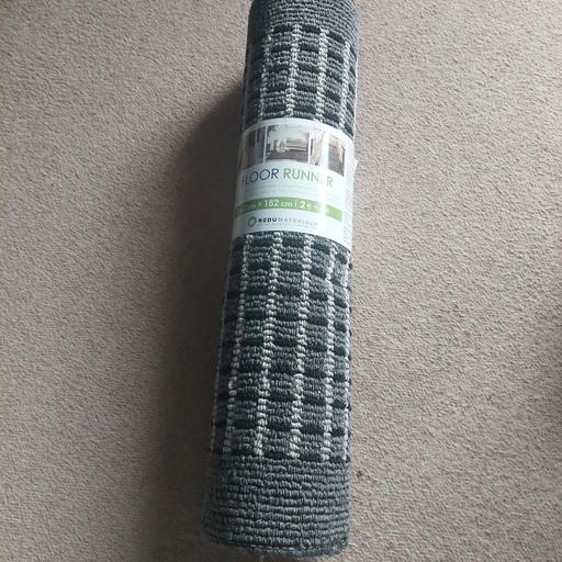 Buy & Sell Feltham Hounslow - Photos for New rug