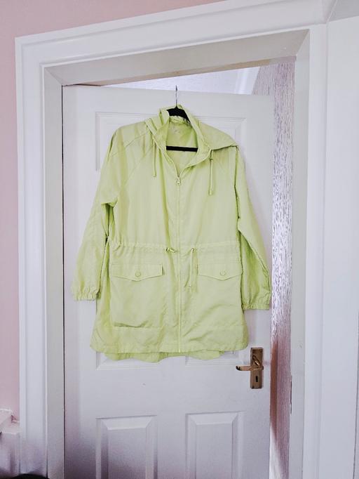 Buy & Sell Newton Doncaster - Photos for Summer raincoat, size medium..NEW
