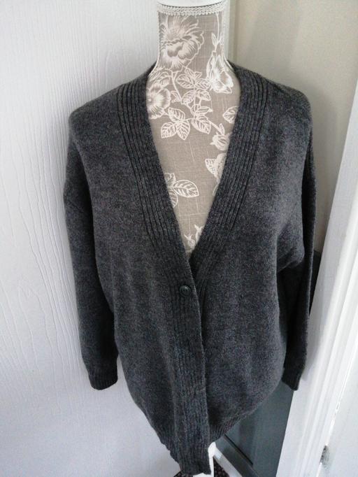 Buy & Sell Wednesfield Wolverhampton - Photos for ladies Cardigan size *M*