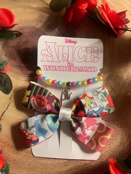  — Disney Alice In Wonderland Bow & Bracelet Set