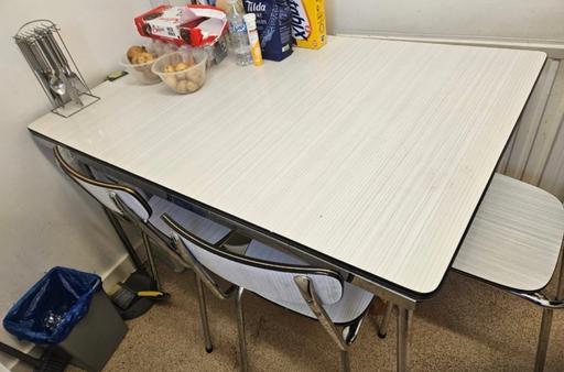 Buy & Sell Streatham Common South West London - Photos for Dining Table and chairs