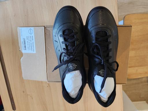 Buy & Sell Holloway North London - Photos for wearer Unisex Trainers