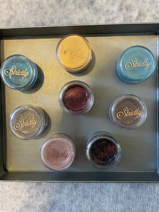  — EIGHT STRICTLY GLITTER EYESHADOWS NOW £6.00