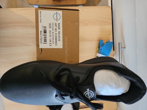 Buy & Sell Finsbury Park North London - Photos for Wearertech Unisex Trainers