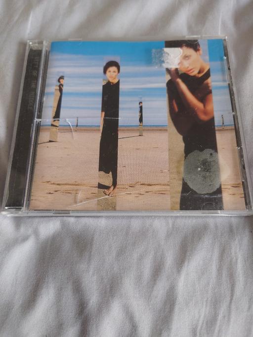  — Natalie imbruglia - left of the middle CD