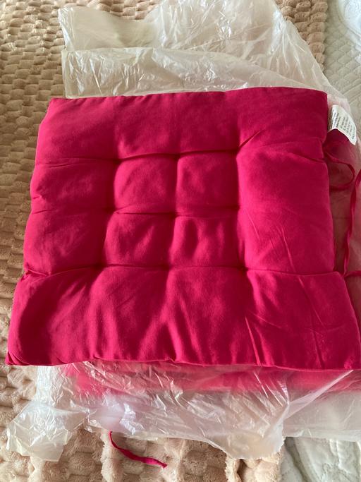 Buy & Sell Sedgley Dudley - Photos for 4 pink chair cushions