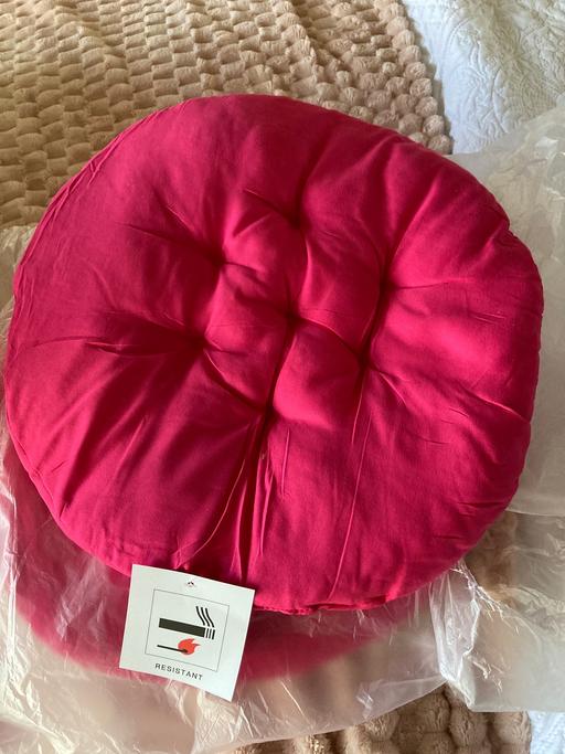 Buy & Sell Sedgley Dudley - Photos for 4 round chair cushions