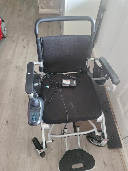  — folding electric wheelchair
