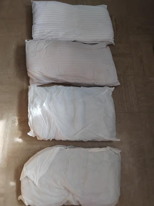 Buy & Sell Stow Heath Wolverhampton - Photos for 4 Pillows.