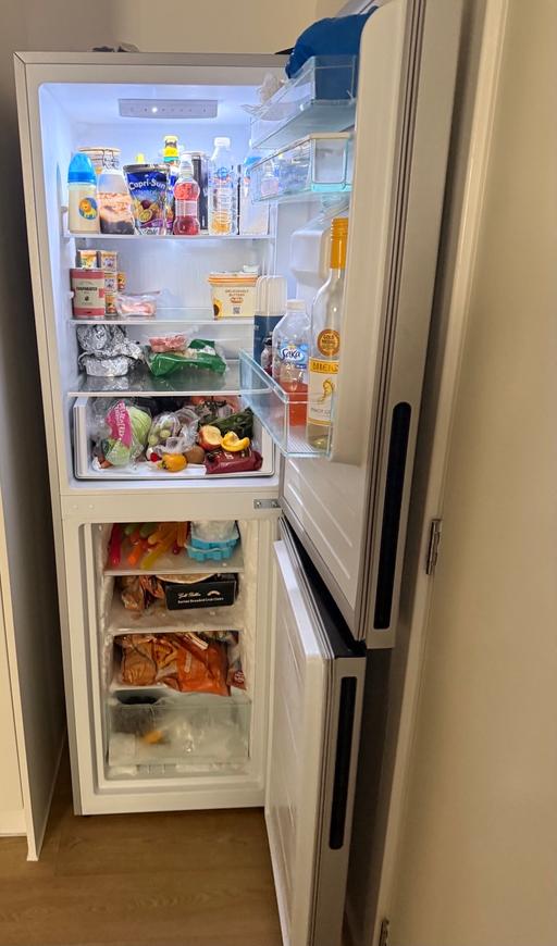 Buy & Sell Waltham Forest East London - Photos for Working fridge freezer for sale