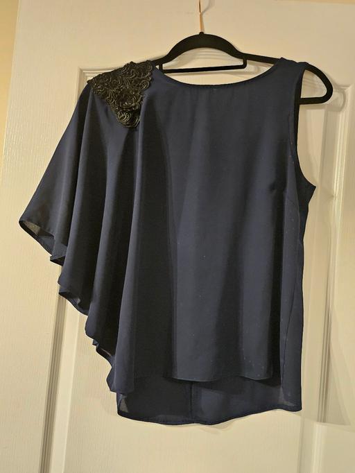 Buy & Sell Bradmore Wolverhampton - Photos for Lipsy Top size 8