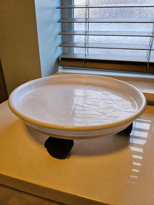Buy & Sell Penn Wolverhampton - Photos for Wheel plant pot base