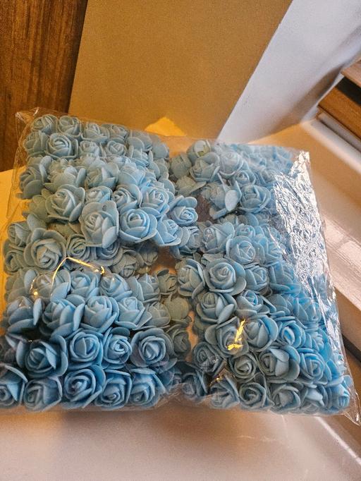 Buy & Sell Bradmore Wolverhampton - Photos for NEW Pack foam roses