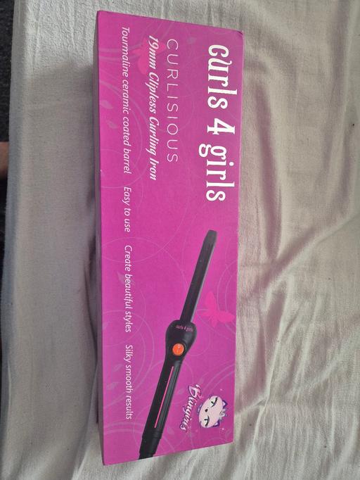  — Girls hair curler