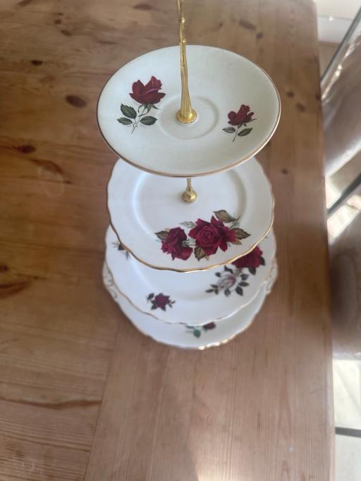 Buy & Sell Belmont Sutton - Photos for Ceramic serving 4 tier stand