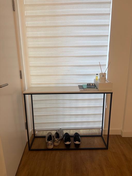 Buy & Sell Barking Barking and Dagenham - Photos for Modern Console Table