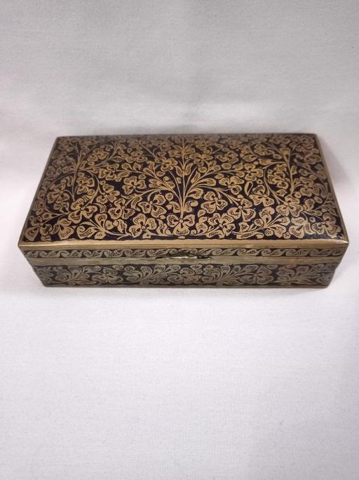 Buy & Sell Hall Green Birmingham - Photos for VINTAGE INDIAN WOOD LINED BRASS BOX.