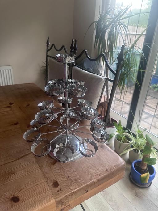 Buy & Sell Belmont Sutton - Photos for Cupcake stand