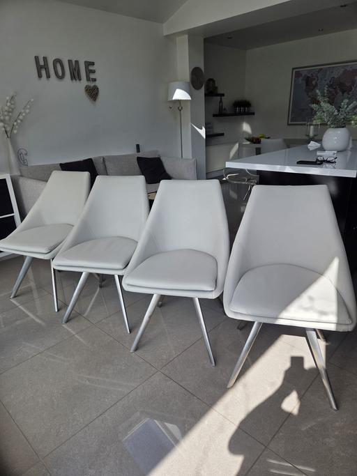 Buy & Sell Weston Point Halton - Photos for 4 light grey faux leather dining chairs
