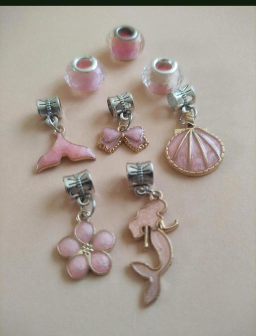 Buy & Sell Grafton Street Industrial Estate West Northamptonshire - Photos for Bracelet charms