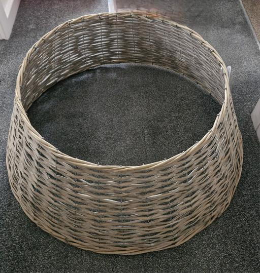Buy & Sell South Elmsall Wakefield - Photos for Christmas tree skirt