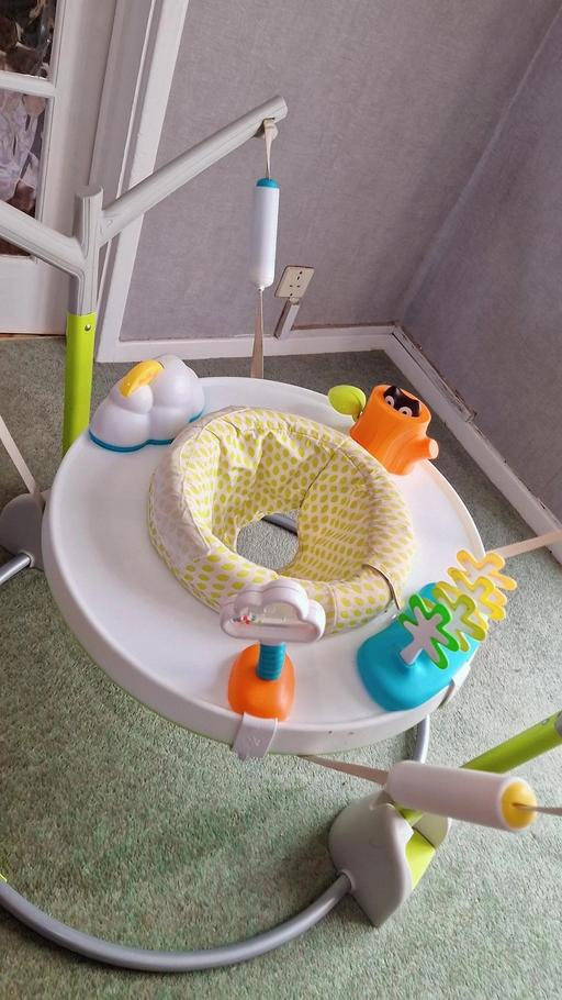  — Skip Hop Activity Centre / jumper