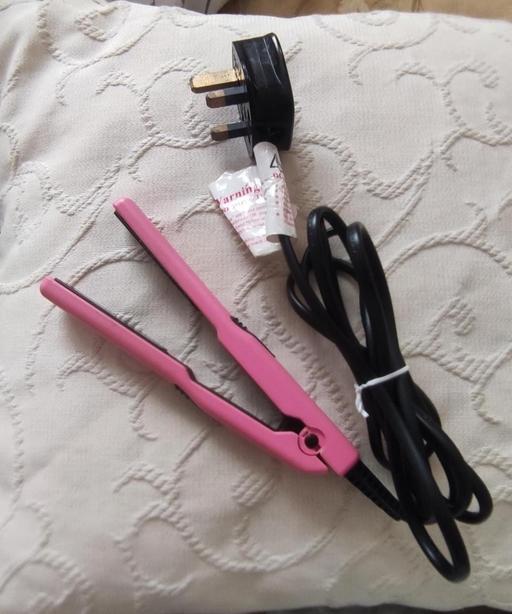 Buy & Sell Grafton Street Industrial Estate West Northamptonshire - Photos for Mini hair straightener