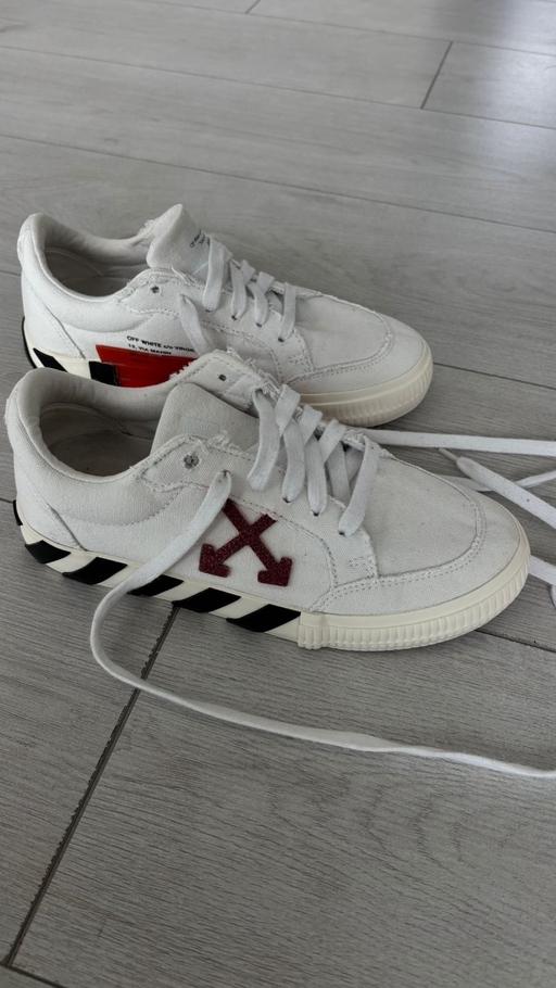  — Trainers Off White authentic size 4