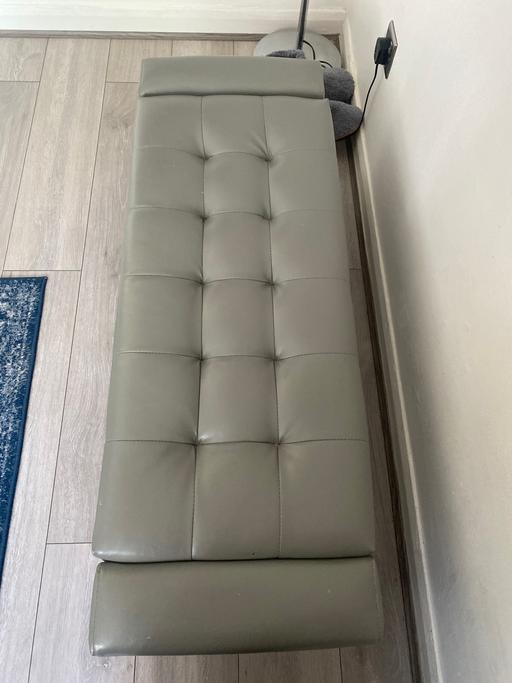 Buy & Sell Newhall Street Birmingham - Photos for Stool and storage box