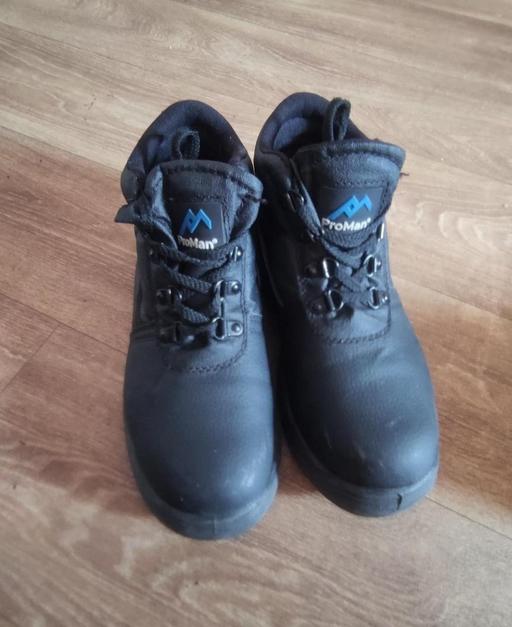  — Ladies safety shoes