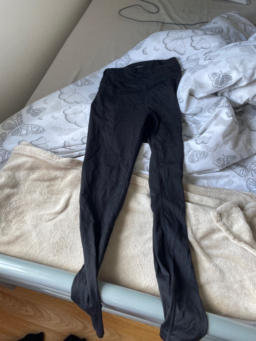  — Leggings