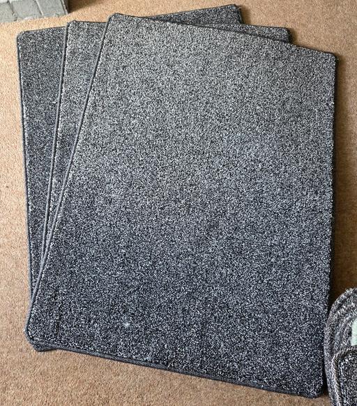 Buy & Sell New Brighton Bradford - Photos for 3 new black speckled mats. size 0.66m x 0.90m
