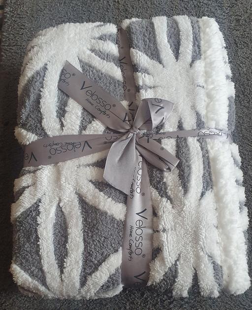 Buy & Sell Horwich Bolton - Photos for Sherpa Throw/Blanket