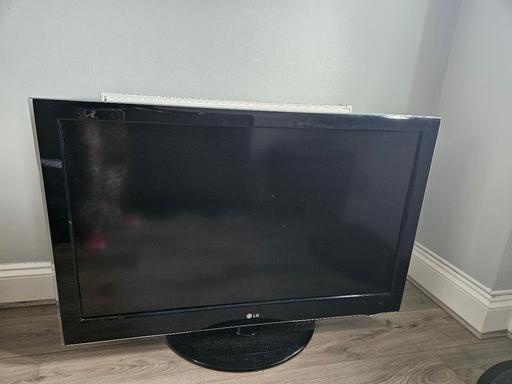 Buy & Sell Becontree Heath East London - Photos for 42' LG LCD TV