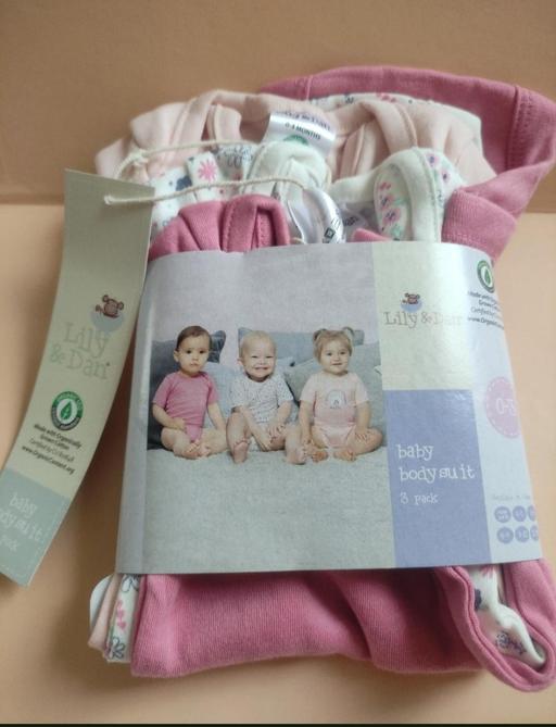  — Lily & den baby bodysuit 3 piece